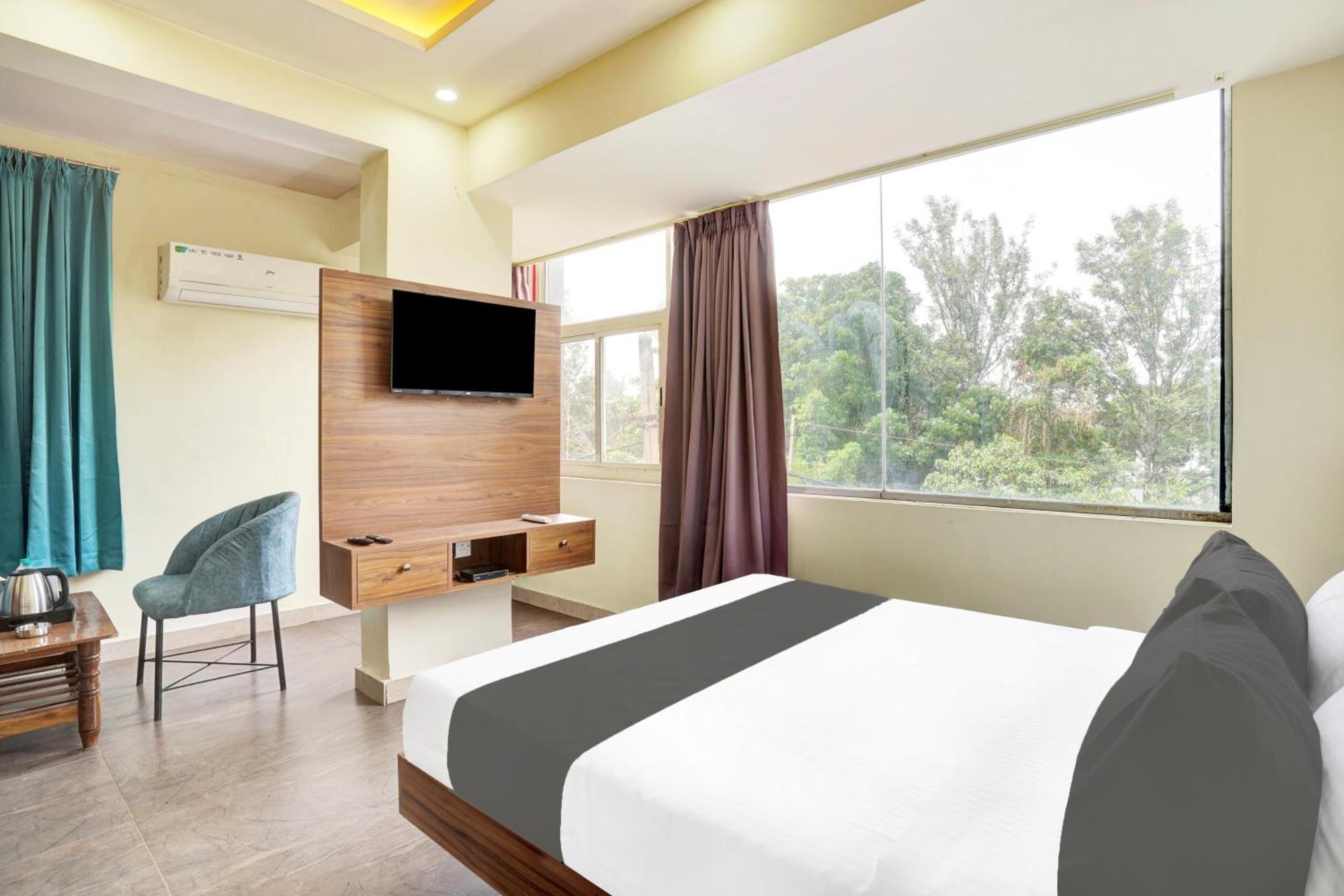 Hotel O Gayathri Metro Deluxe Bangalore Exterior photo