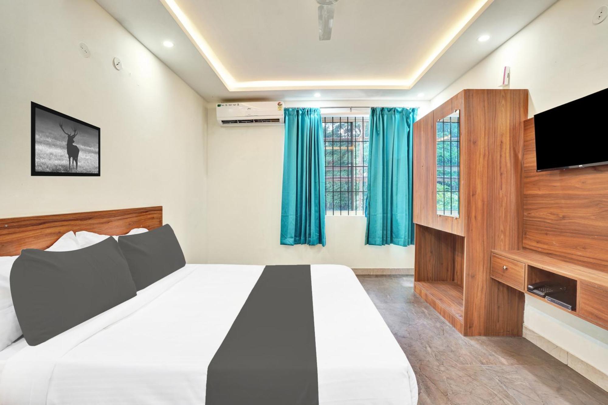 Hotel O Gayathri Metro Deluxe Bangalore Exterior photo